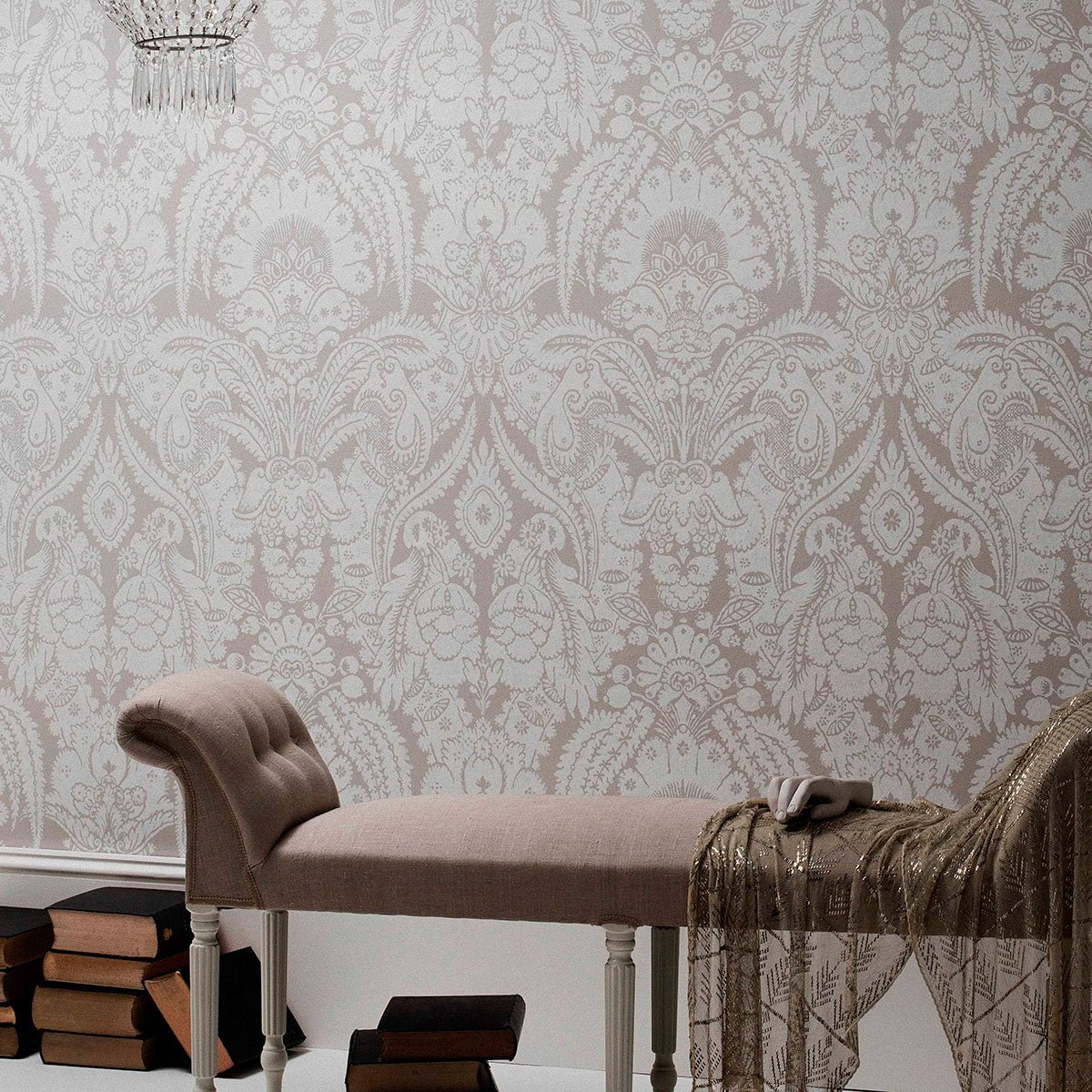 Cole & Son Chatterton Chalk on Taupe 94/2009 – Raumansicht