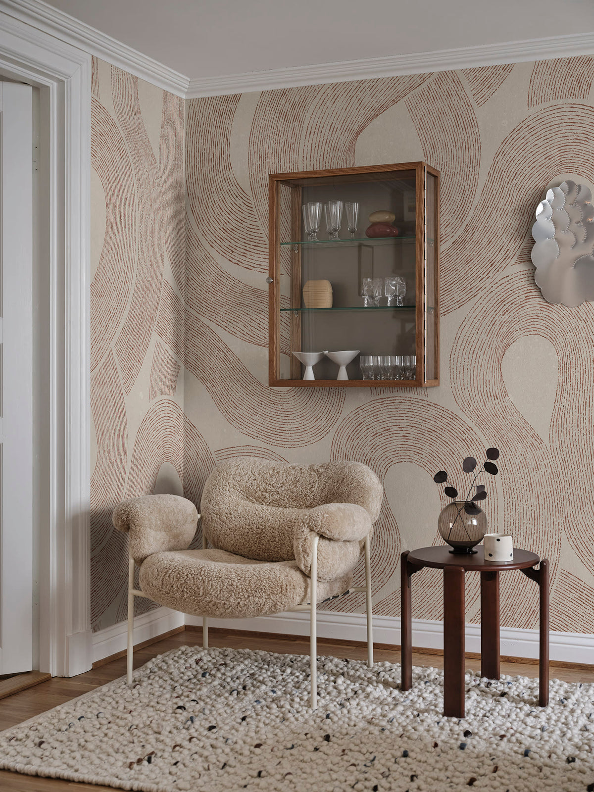 Sandberg Zen Mural Terracotta S10547 – Raumansicht