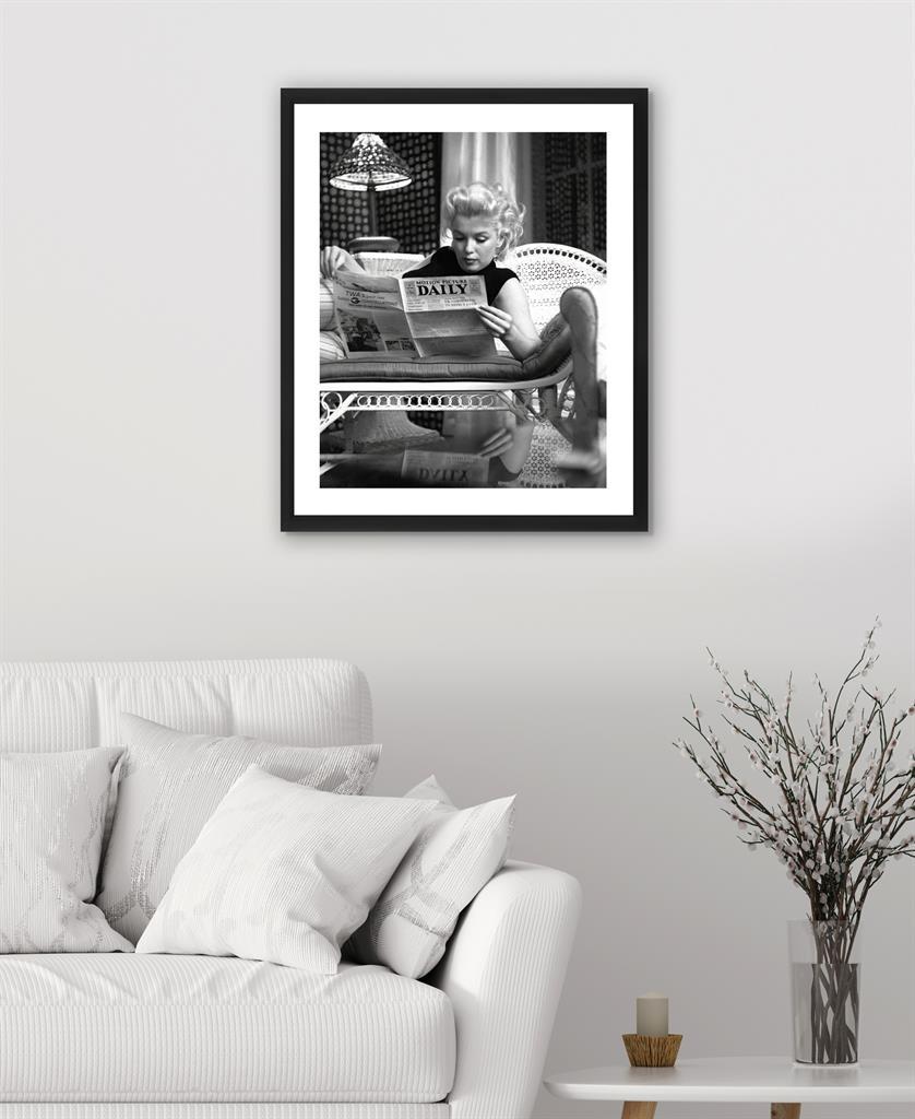 Brookpace Fine Art - Marilyn Monroe Reading Newspaper-Wandbild-Brookpace Lascelles-TOJU Interior