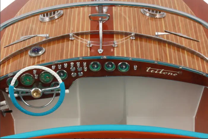 Kiade - Modellboot Riva Super Tritone 87cm-Modellboot-Kiade-TOJU Interior