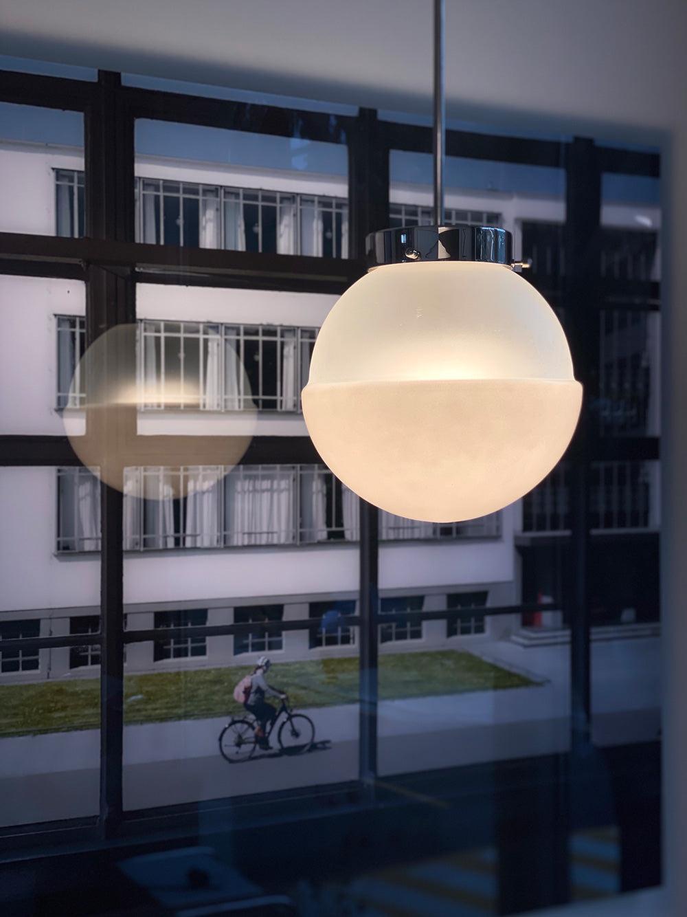 Tecnolumen - Bauhaus Pendelleuchte HMB 29-Pendelleuchte-Tecnolumen-Kugeldurchmesser 40cm-TOJU Interior -HMB2940