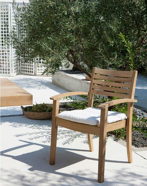 Unopiu - Armstuhl Chelsea aus Teakholz-Stuhl-Unopiu-TOJU Interior