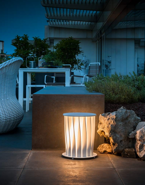 Unopiu - Lampe Aton aus Aluminium mit gedrehten Leisten-Leuchte-Unopiu-Weiß-TOJU Interior