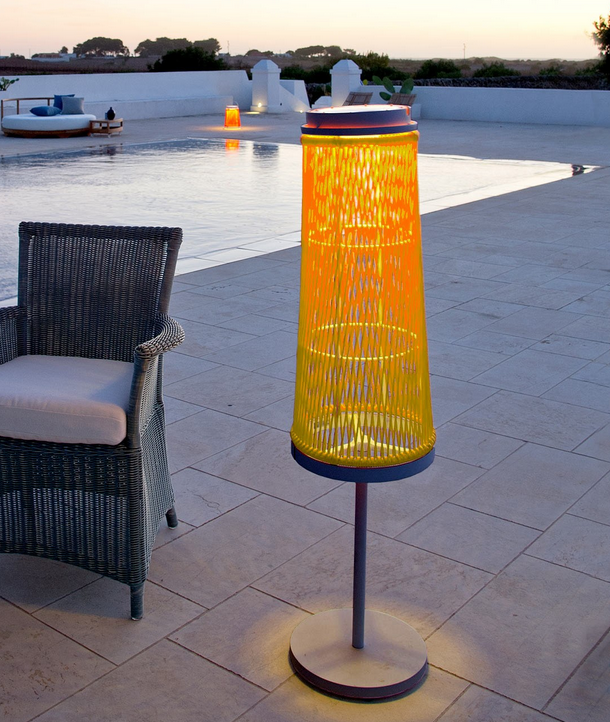 Unopiu - Stehleuchte Solare aus Aluminium-Leuchte-Unopiu-Senf-TOJU Interior