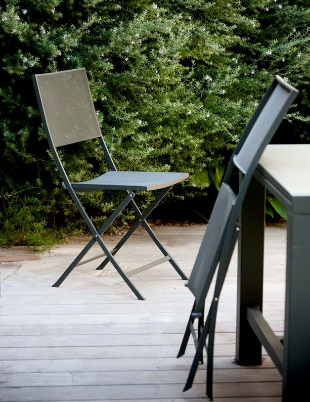 Unopiu - Stuhl Conrad aus Eisen-Stuhl-Unopiu-Grafitgrau-TOJU Interior