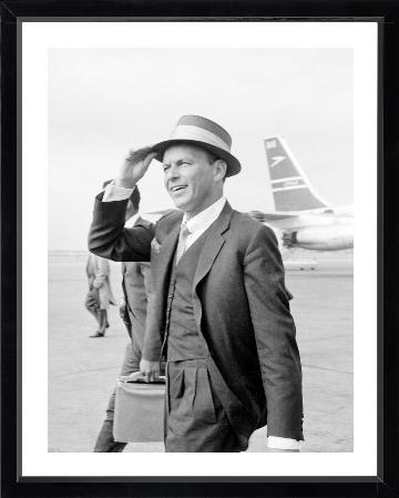 Brookpace Fine Art - Frank Sinatra 56 x 46-Wandbild-Brookpace Lascelles-Studio / Lackrahmen schwarz-TOJU Interior