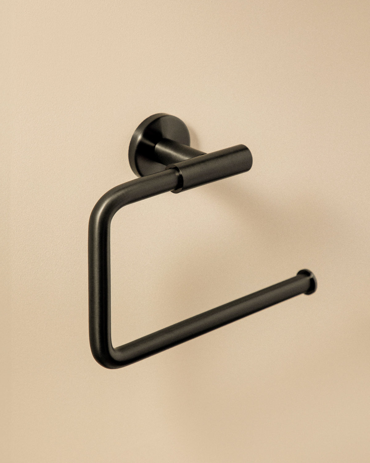 Cosmic Architect S+ Handtuchring – Schwarz PVD