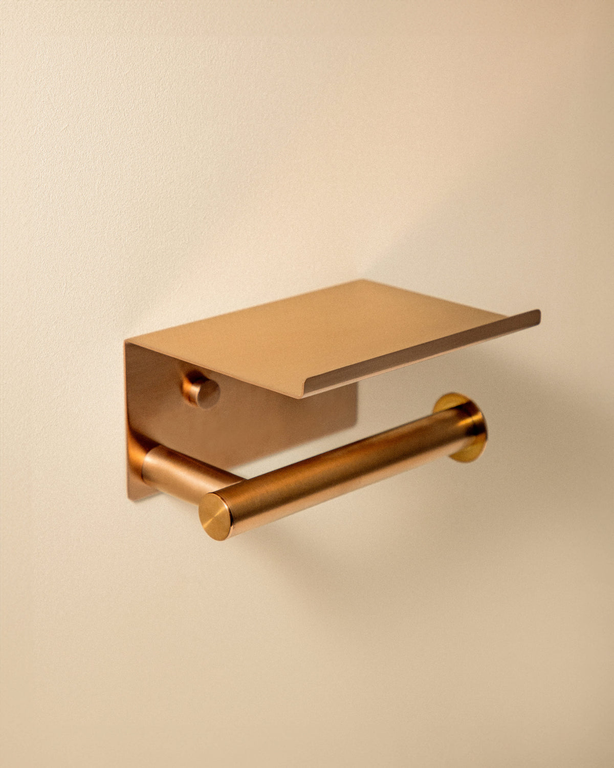 Cosmic Architect S+ Rollenhalter mit Deckel – Gebürstetes Kupfer PVD