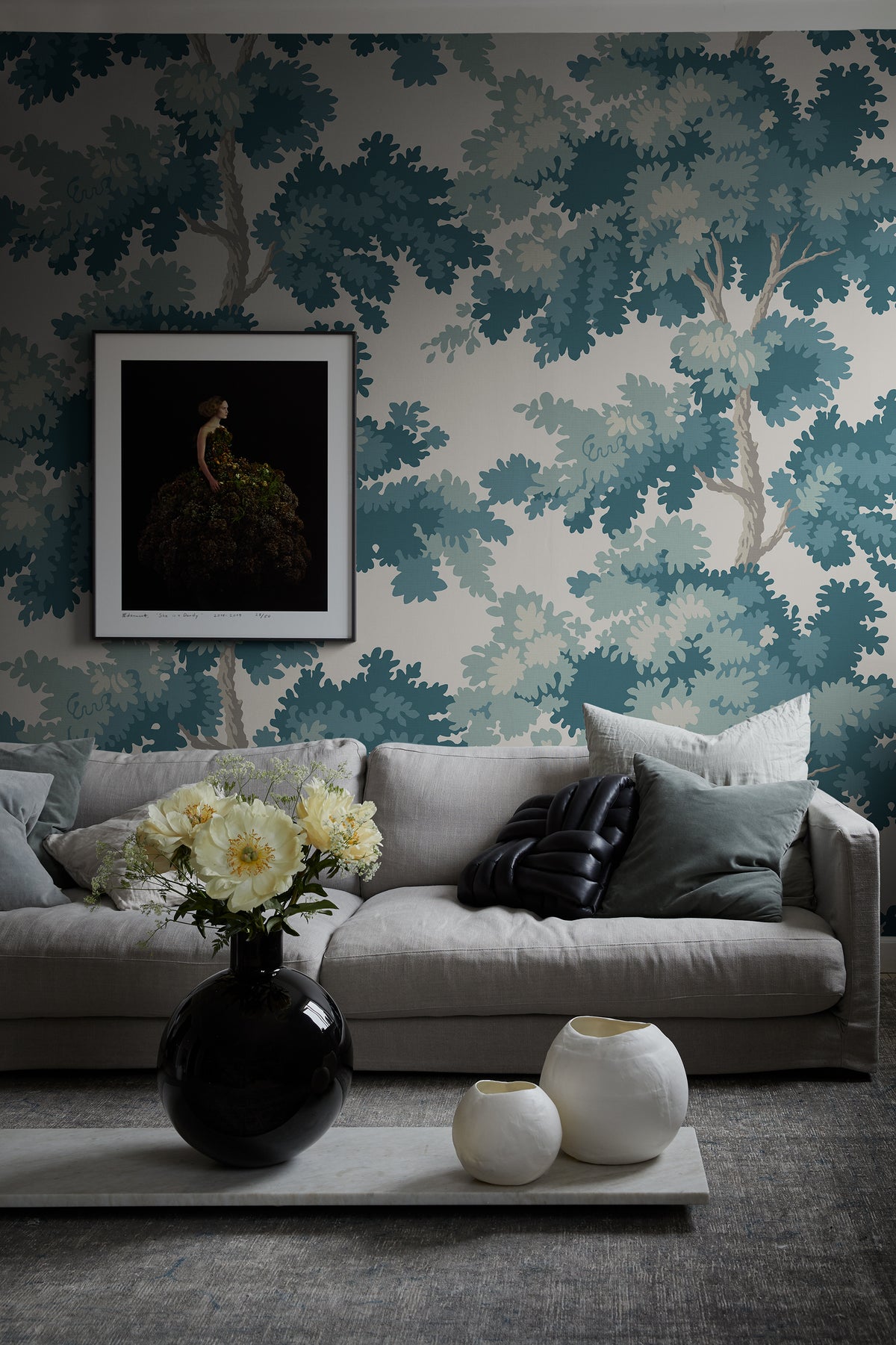 Sandberg Raphael Mural Teal S10176 – Raumansicht