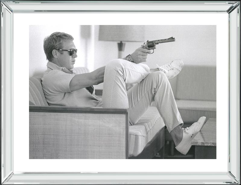 Brookpace Fine Art - Steve McQueen Take Aim-Wandbild-Brookpace Lascelles-Manhattan / Spiegelrahmen-TOJU Interior