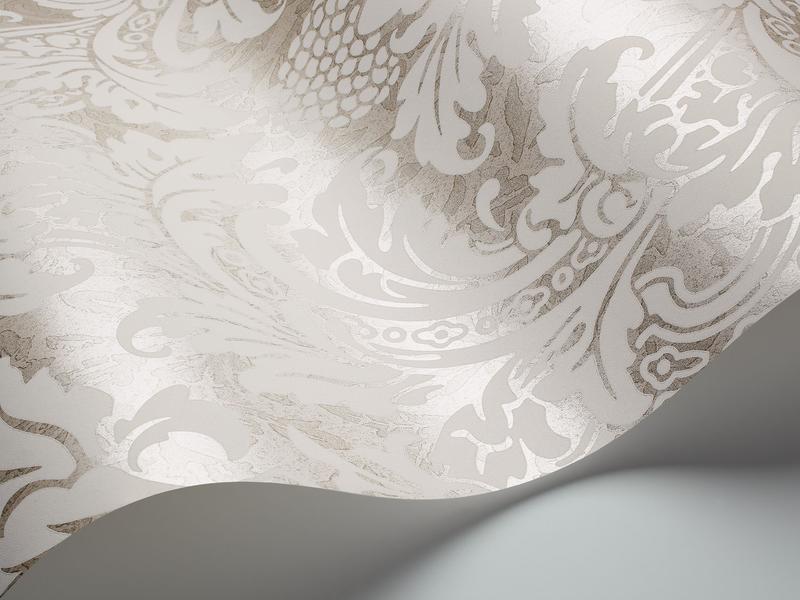 Cole and Son - Tapete Blake Wallpaper-Tapeten-Cole & Son-Chalk on Metallic Silver S94/6035-TOJU Interior