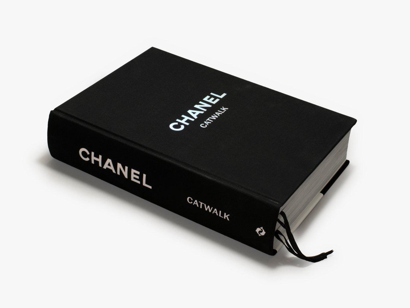 THAMES & HUDSON - Chanel Catwalk: The Complete Collections - Coffee Table Book-TOJU Interior