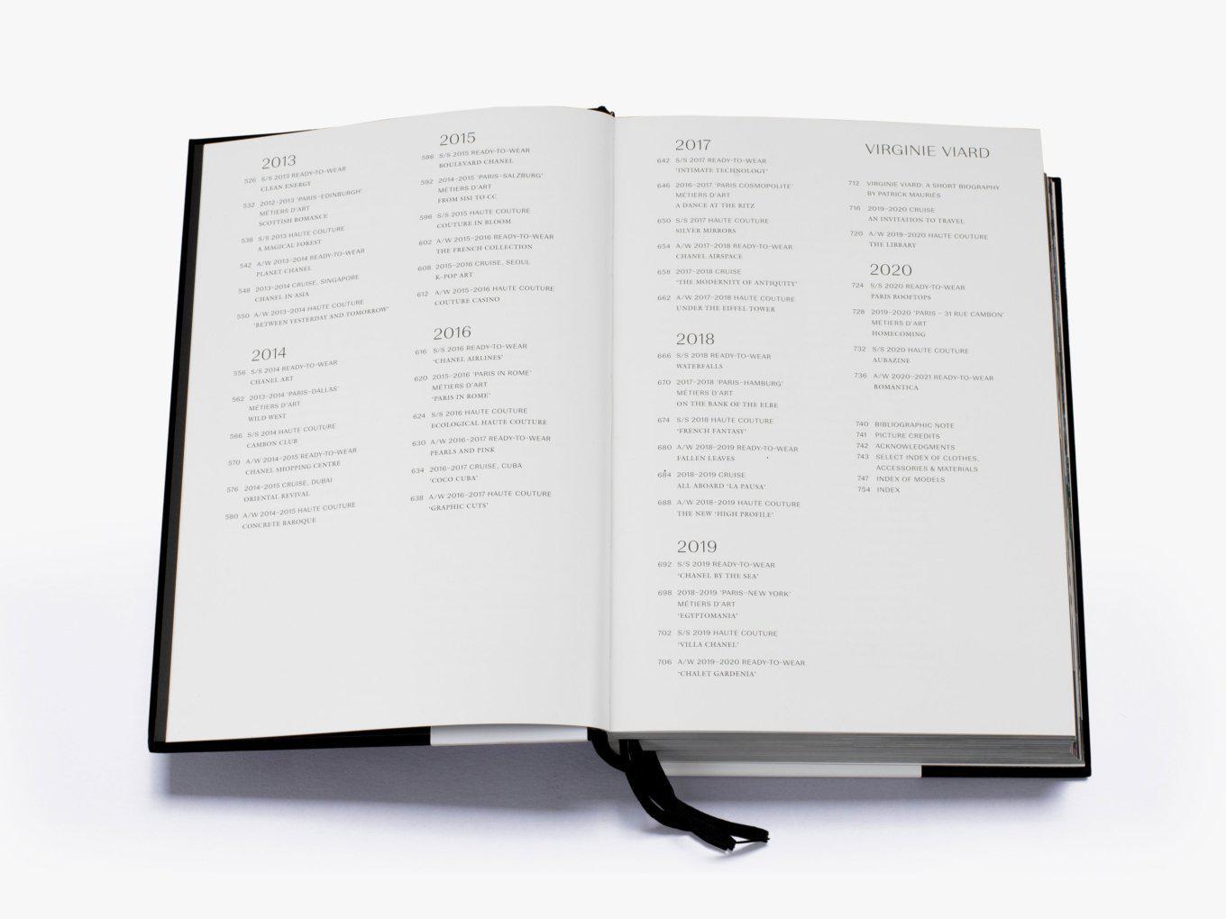 THAMES & HUDSON - Chanel Catwalk: The Complete Collections - Coffee Table Book-TOJU Interior