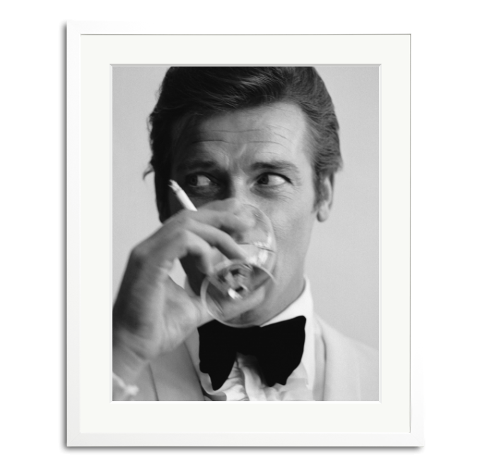 Sonic Editions - Wandbild - James Bond, Martiniglas-Wandbild-Sonic Editions-L - 60x50cm-Weiß-Auf Anfrage-TOJU Interior