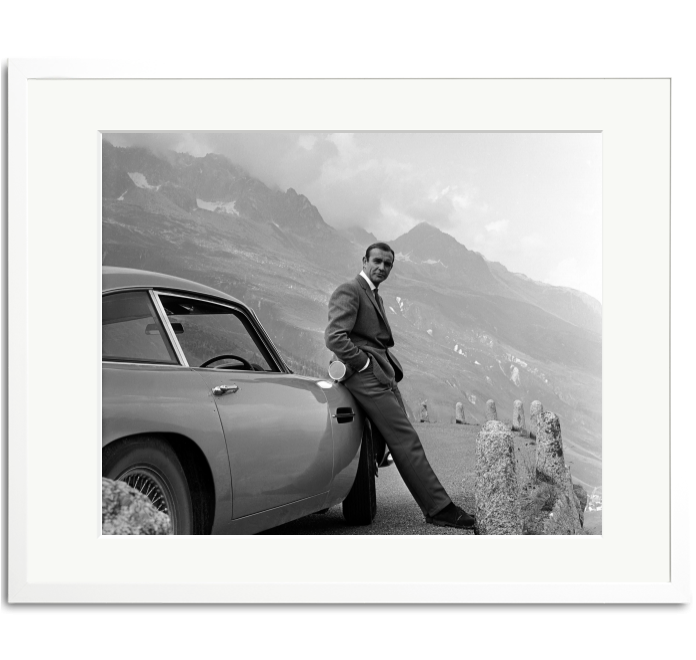 Sonic Editions - Wandbild - Sean Connery and his Aston Martin-Wandbild-Sonic Editions-XL - 60x75cm-Weiß-TOJU Interior